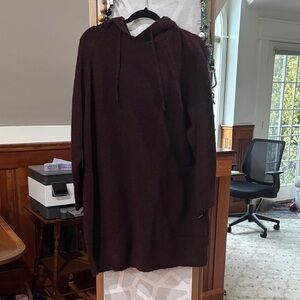 Elegant Burgundy Hooded Dress